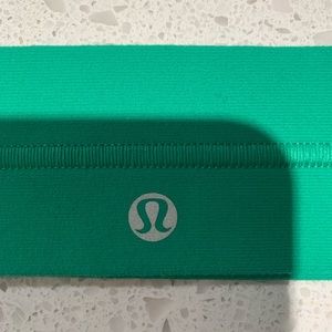 Lululemon Headband, like new, green ✅